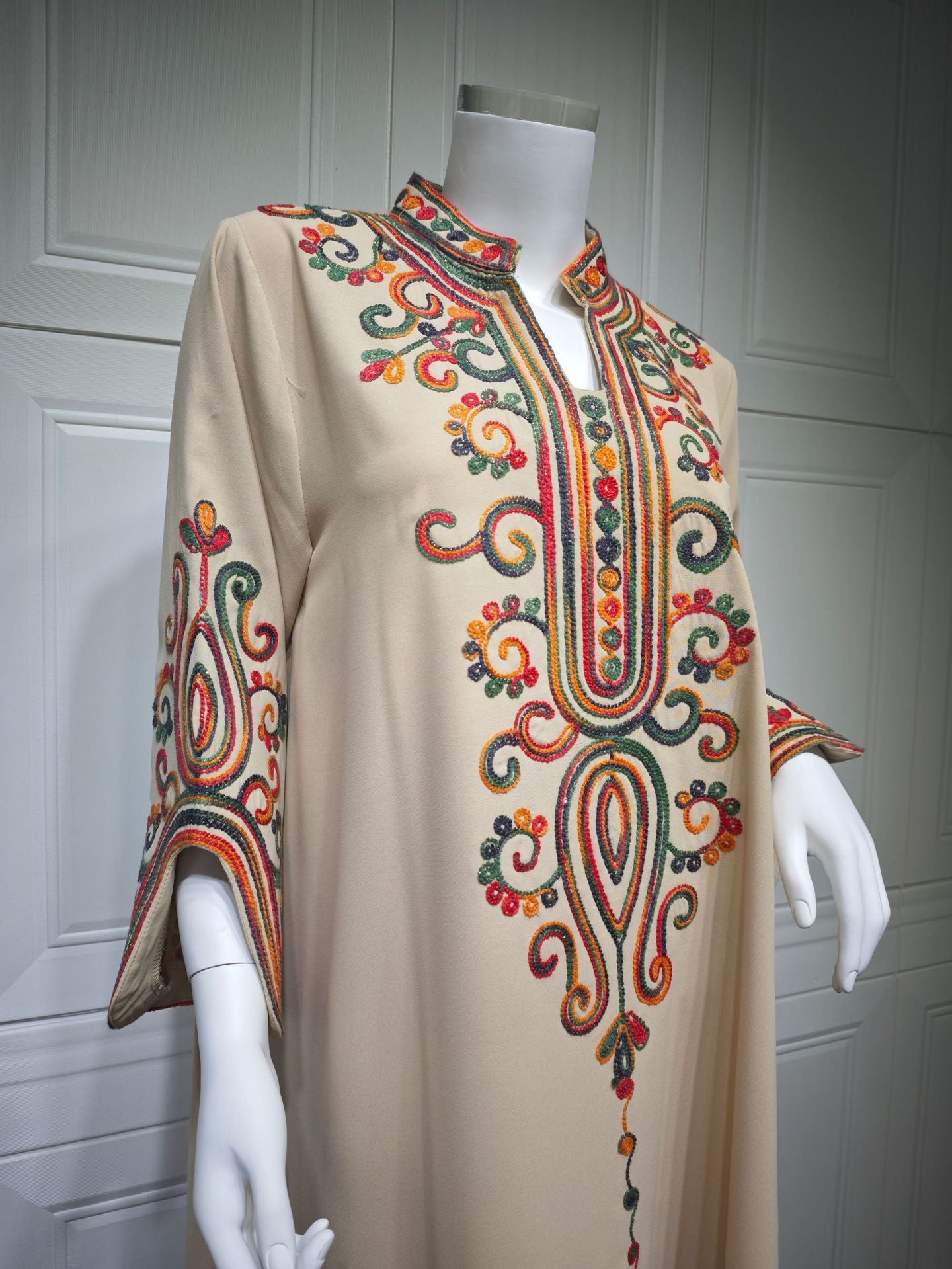 Muslim Women Embroidered Robe Autumn Winter Fashion Arab Dress Middle East Clothing Plus Size