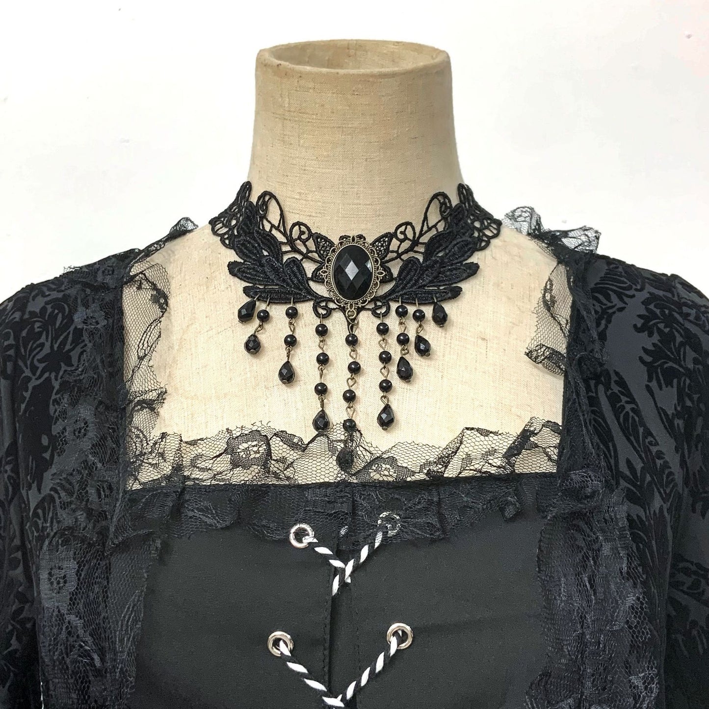 Women’s Vintage Gothic Renaissance Lace Court Dress Medieval Victorian Ball Gown